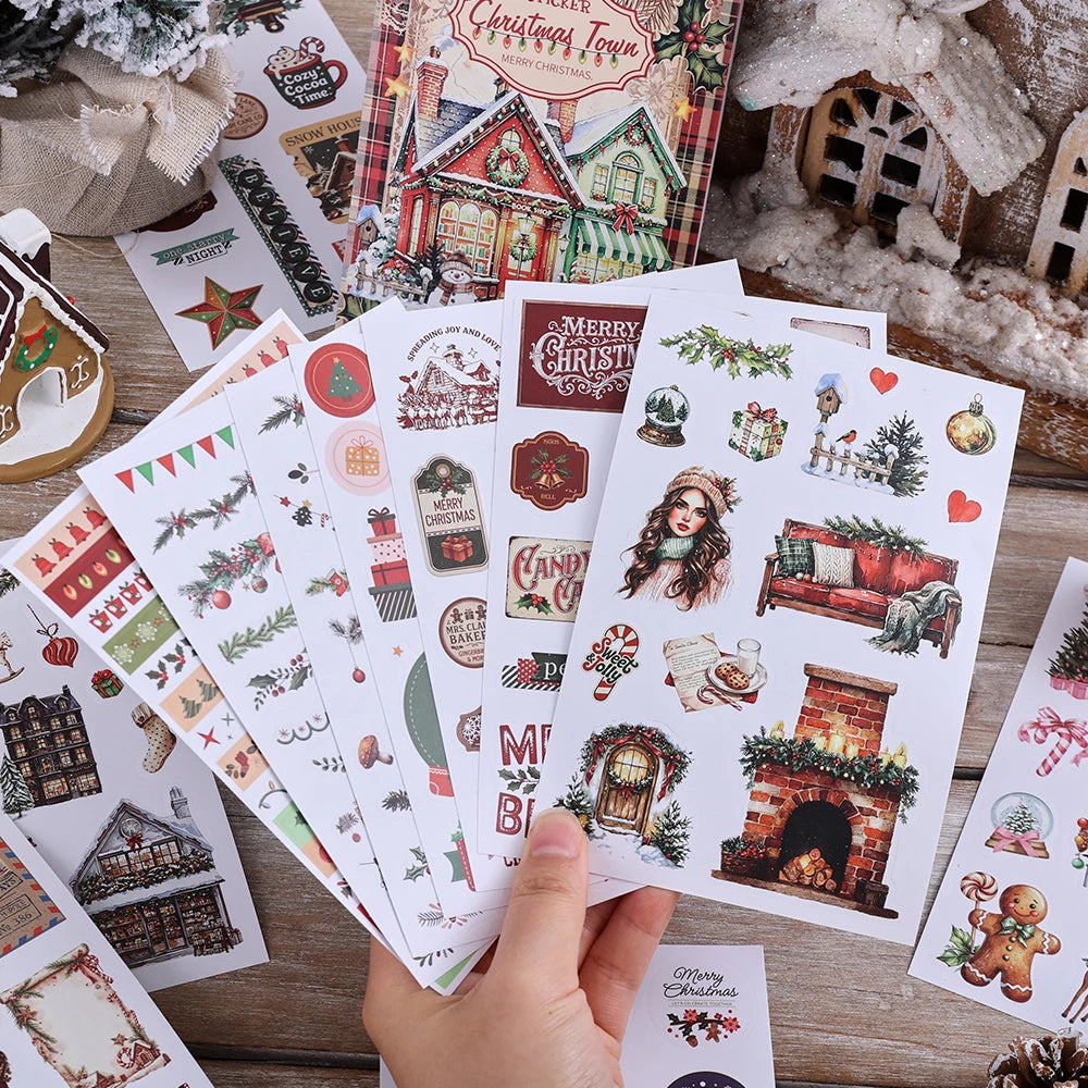 Eine Sammlung festlicher Weihnachtsssticker und Bastelmaterialien mit Weihnachts-Motiven auf weißem Papier.