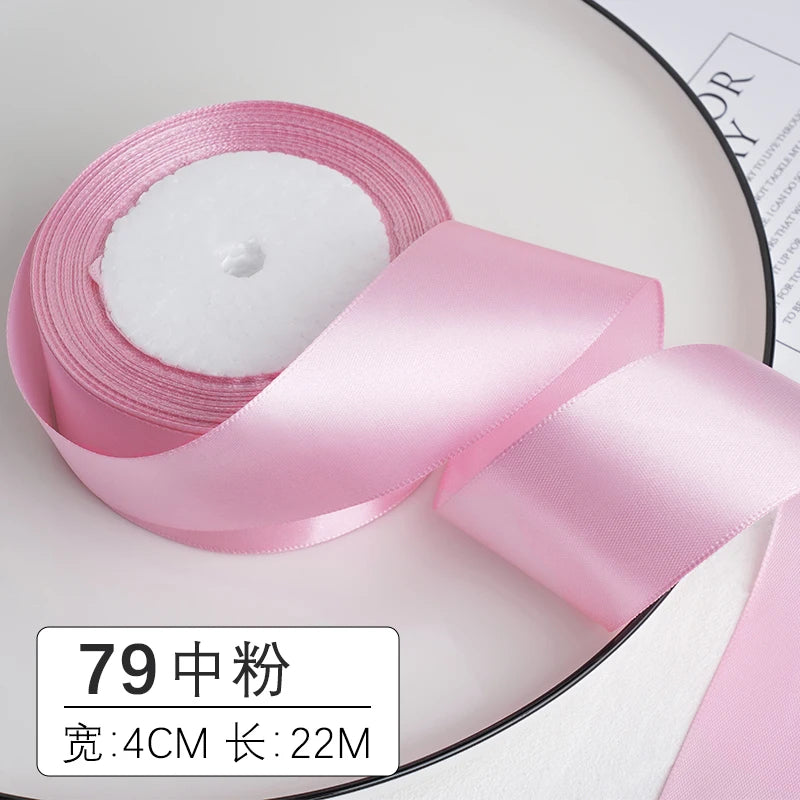 Ruban décoratif satin rose avec insert blanc et spécifications du produit
