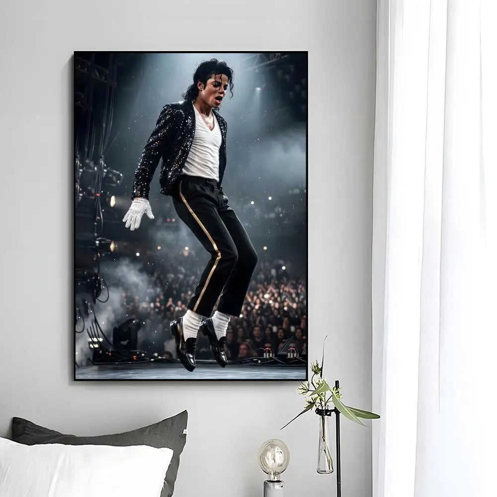 Poster-Druck von Michael Jackson, der auf der Bühne bei dramatischer Beleuchtung auftritt.