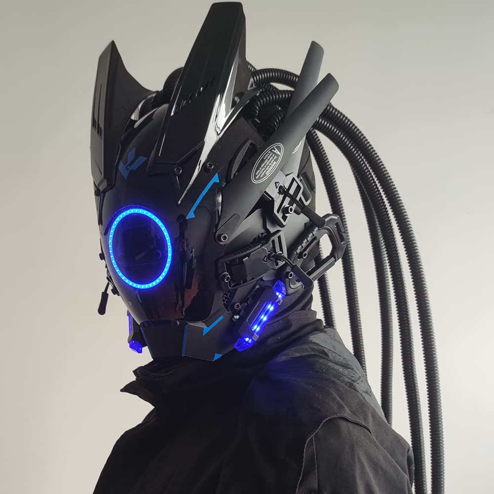 Máscara de juego ciberpunk negra con acentos azules brillantes y una manguera negra gruesa visible.