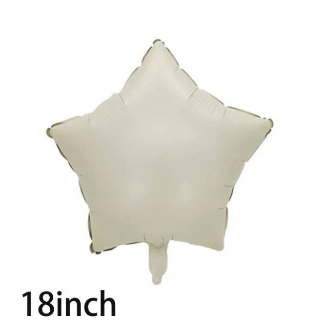 Un ballon en papier d'aluminium en forme d'étoile blanche, de 45 cm de diamètre.