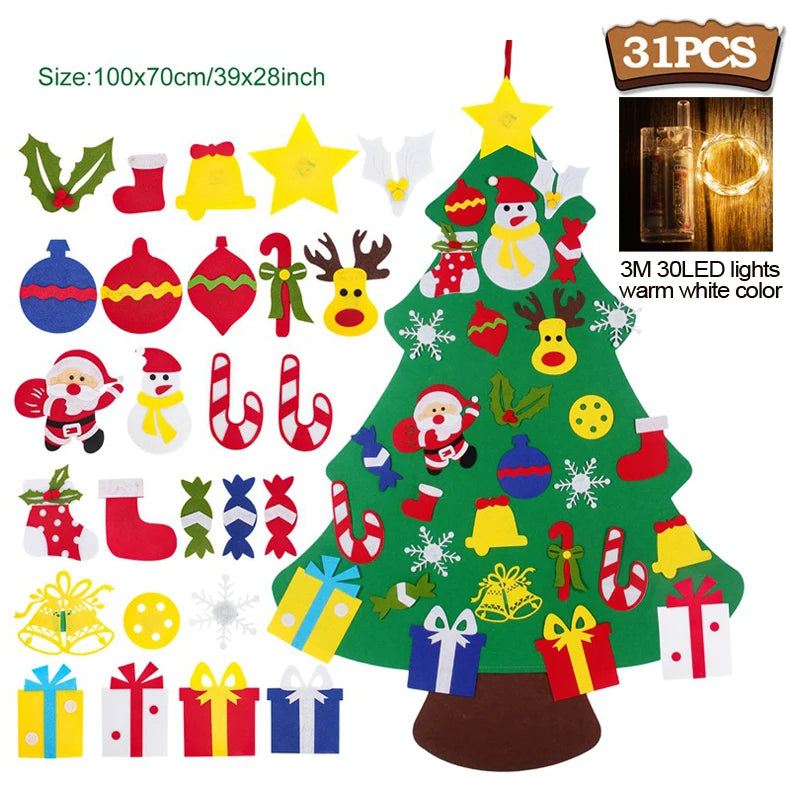 Árbol de Navidad decorado con 31 adornos de fieltro, incluyendo estrellas, campanitas, renos y cajas de regalo.
