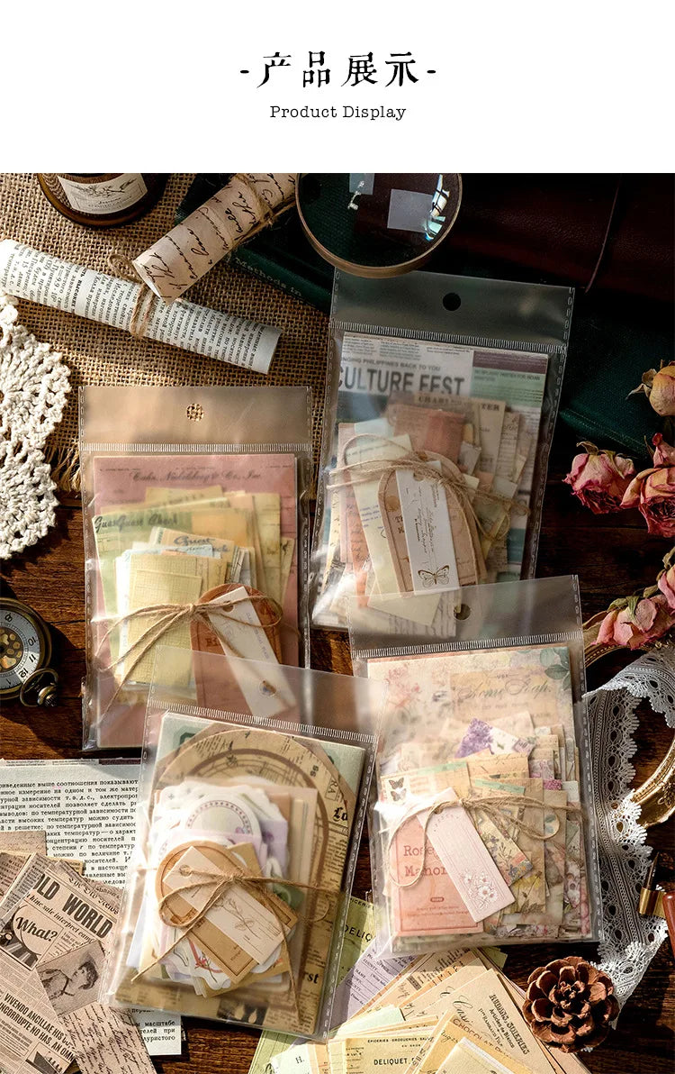 Présentation de sets de journaux collage avec papier vieilli et vintage dans des pochettes en plastique transparent.