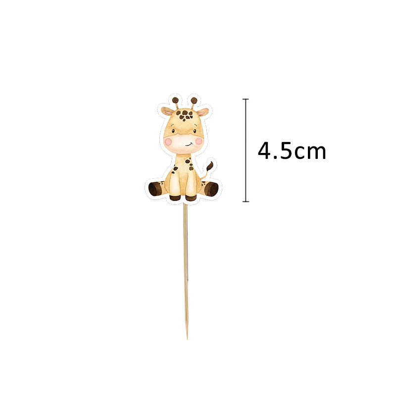 A cute cartoon giraffe cake topper with a stick, shown next to a measurement of 4.5cm.