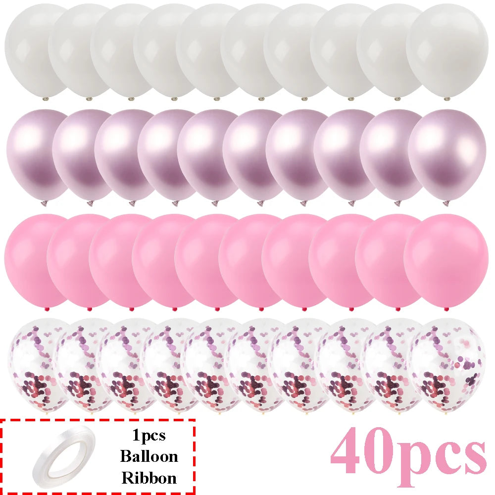 Ein Set von 40 matten Ballons in verschiedenen Rosa- und Violetttönen mit Schleifen für Konfetti-Dekoration
