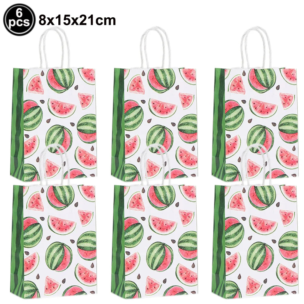 Six sacs en papier à l'apparence d'un melon vert et rose avec des rayures vertes.