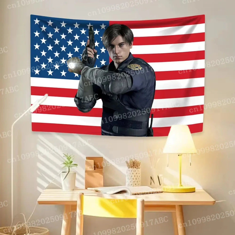 Una tapicería con el diseño de la bandera estadounidense, exhibida en una pared con una lámpara y una mesa de madera.