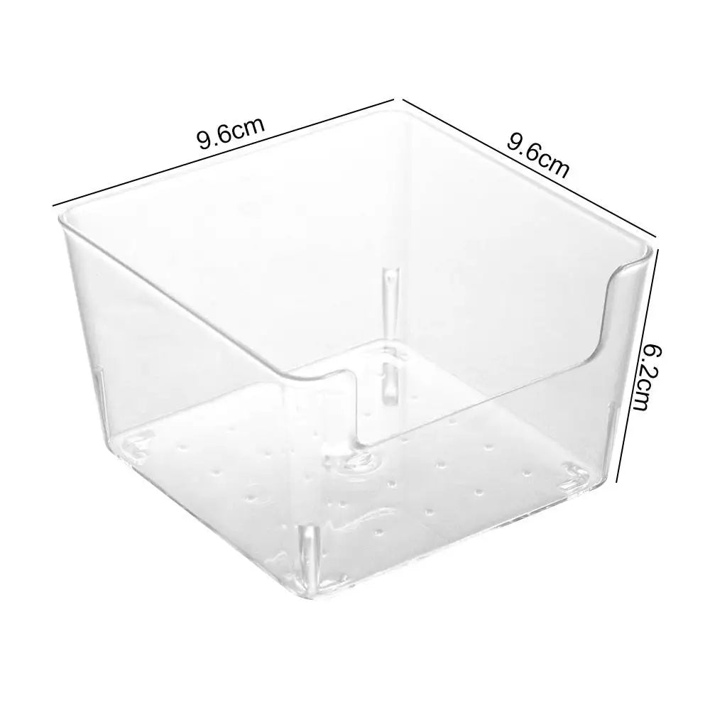 Boîte de rangement pour bureau en acrylique transparent, dimensions 9,6x9,6cm et profondeur 6,2cm.
