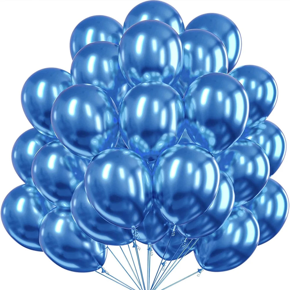 Un amas de ballons métalliques rose et or rose liés ensemble