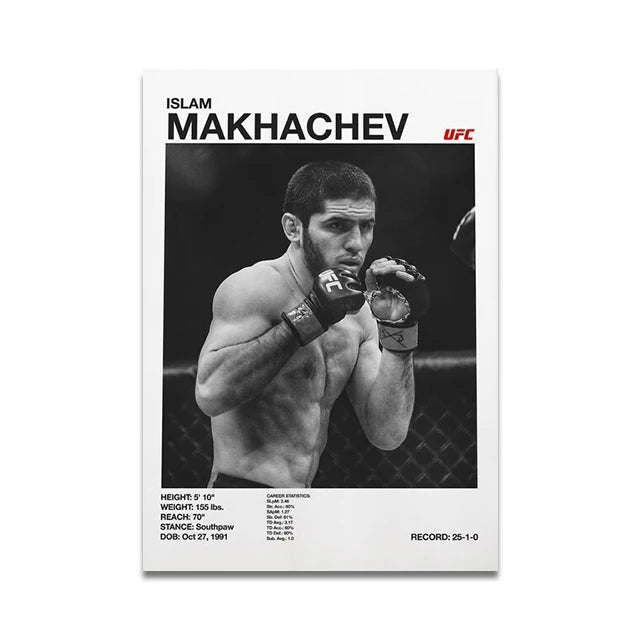 Schwarz-weißes Foto des Boxers Makhachev in Kampfhaltung, gedruckt auf Leinwand-Wandkunst.