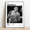 Retrato en blanco y negro del luchador Tom Aspinall en un entorno de UFC.