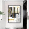 Art mural géométrique abstrait avec des lignes dorées et une texture de marbre sur fond blanc