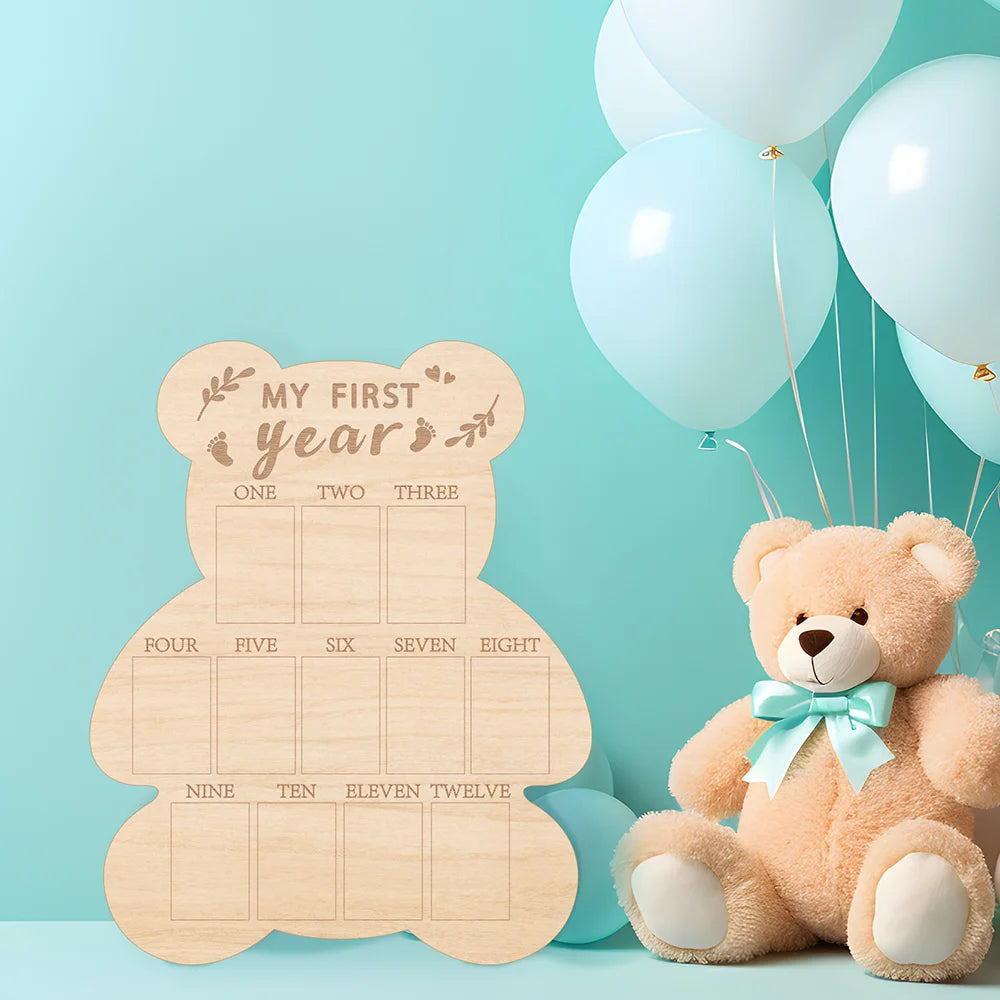 Panneau d'affichage de souvenirs en forme d'ours en bois pour le premier anniversaire, avec des sections numérotées de un à d