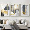 Un ensemble de trois impressions d'art mural géométriques abstraites avec textures de marbre et accents dorés sur fond blanc.