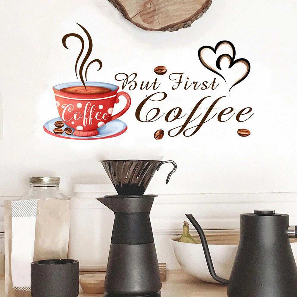 Calcomanía de pared con una taza de café roja humeante y el texto Pero Primero Café