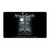 لافتة داكنة تحمل اسم Alice in Chains فوق نافذة مضيئة، مع عنوان فرعي: A Looking in View