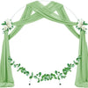 Tissu chiffon élégant drapé vert sauge pour fond d'événement ou décoration d'arche.