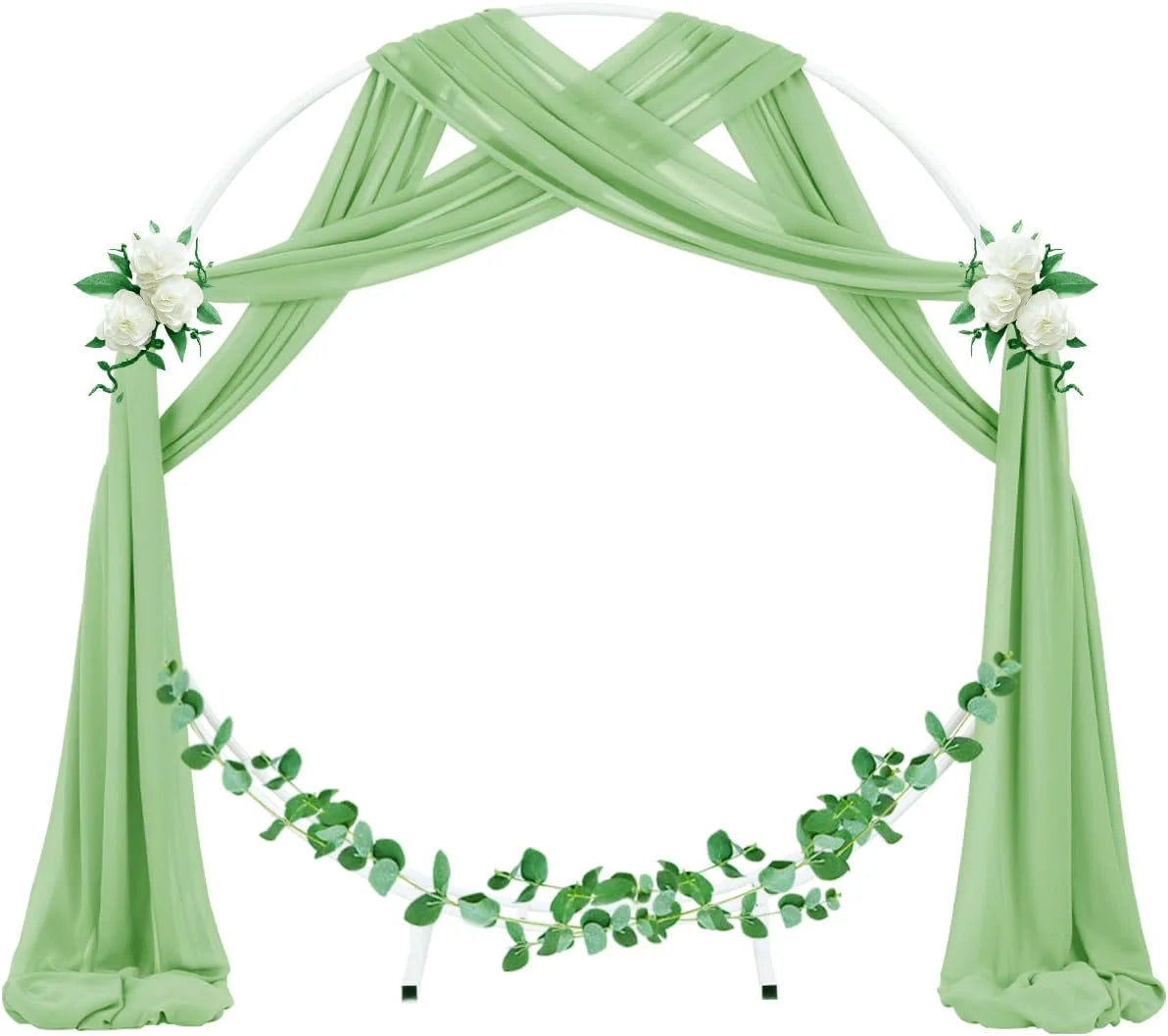 Tissu chiffon élégant drapé vert sauge pour fond d'événement ou décoration d'arche.