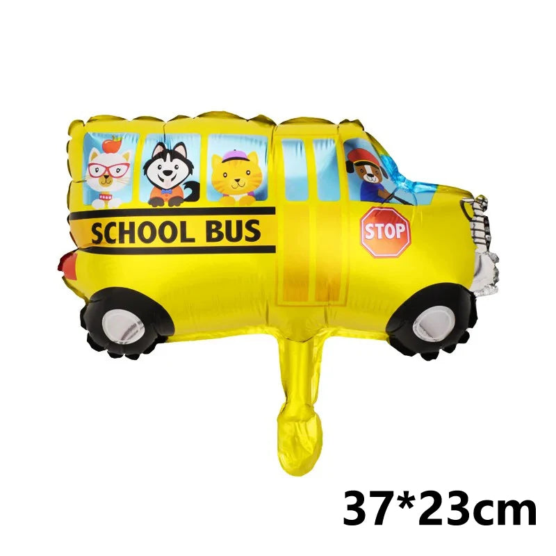 Gelonerationsballon in Form eines Schulbusses als Dekoration