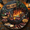 Scène rustique avec viandes, légumes et outils de barbecue autour d'une cheminée en briques avec un barbecue en bois