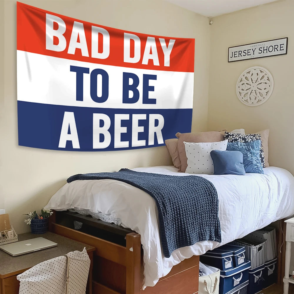 Tapis mural mème amusant avec le texte BAD DAY TO BE A BEER sur fond blanc à rayures bleues et oranges