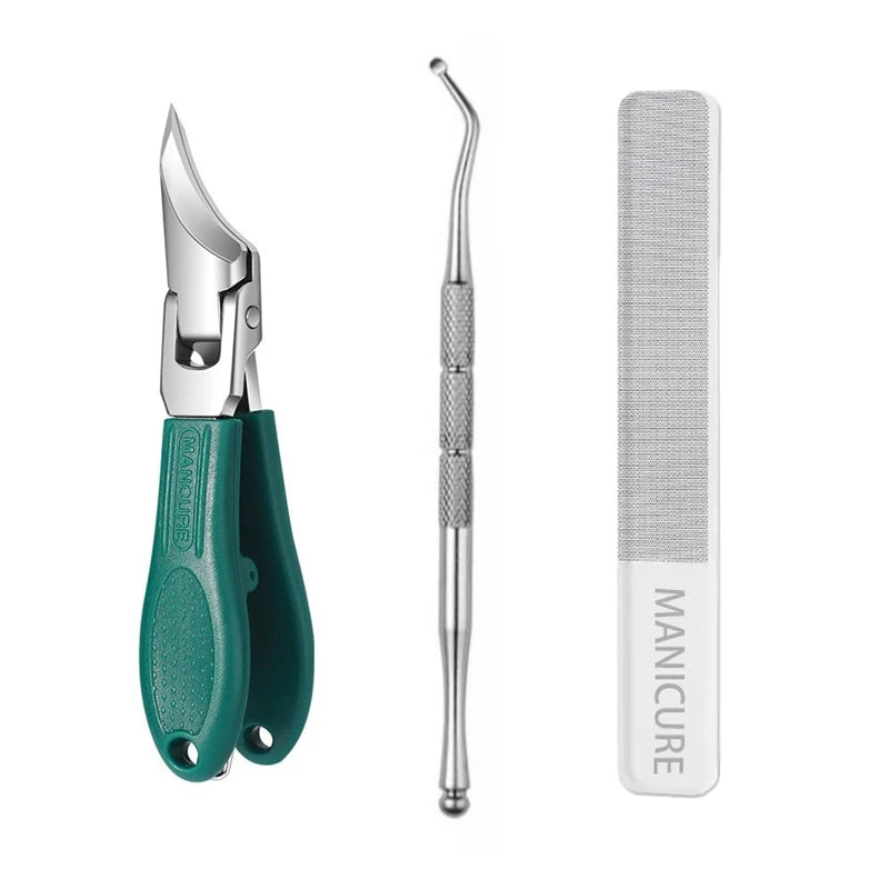 Set anspruchsvoller Edelstahl-Maniküre-Werkzeuge inklusive Nagelschere und Cuticle-Pusher.