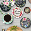 Ein Set aus sechs Holz-Gottesspruch-Untersetzern mit Blumen- und Bibelverszierungen.