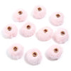Plusieurs perles pompon roses et duveteuses pour fabriquer des bijoux DIY
