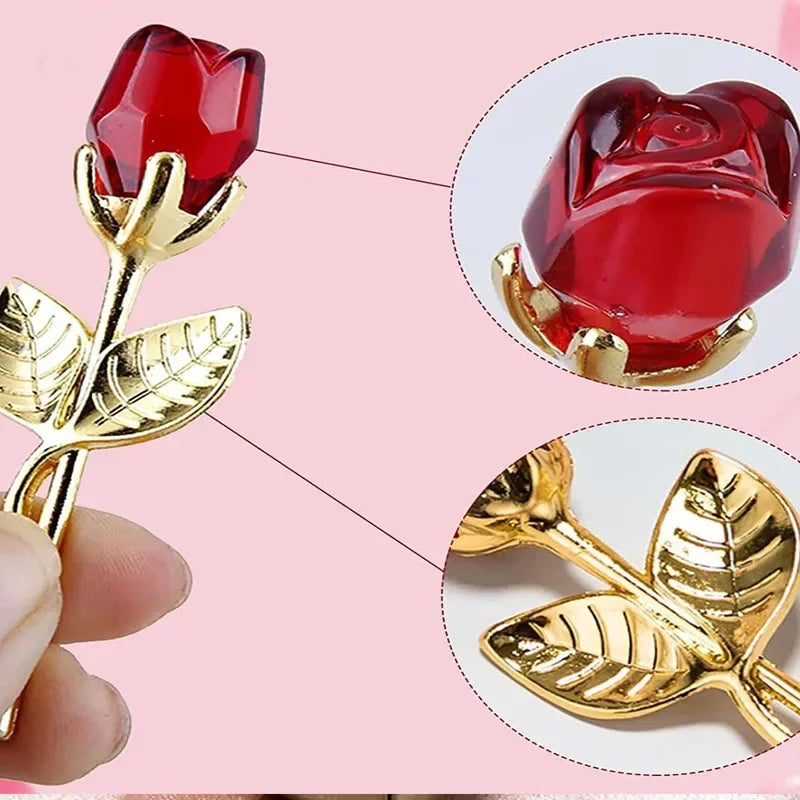 Goldfarbener Glaskristall-Rosen-Künstliche Blumendekoration mit rotem Glasblüten und Blättern