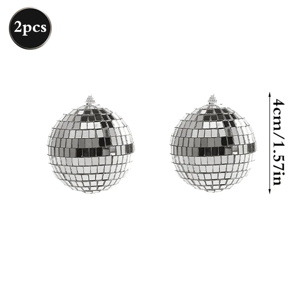 Two silver mirror balls with hanging hooks, measuring 4cm/1.57in each.