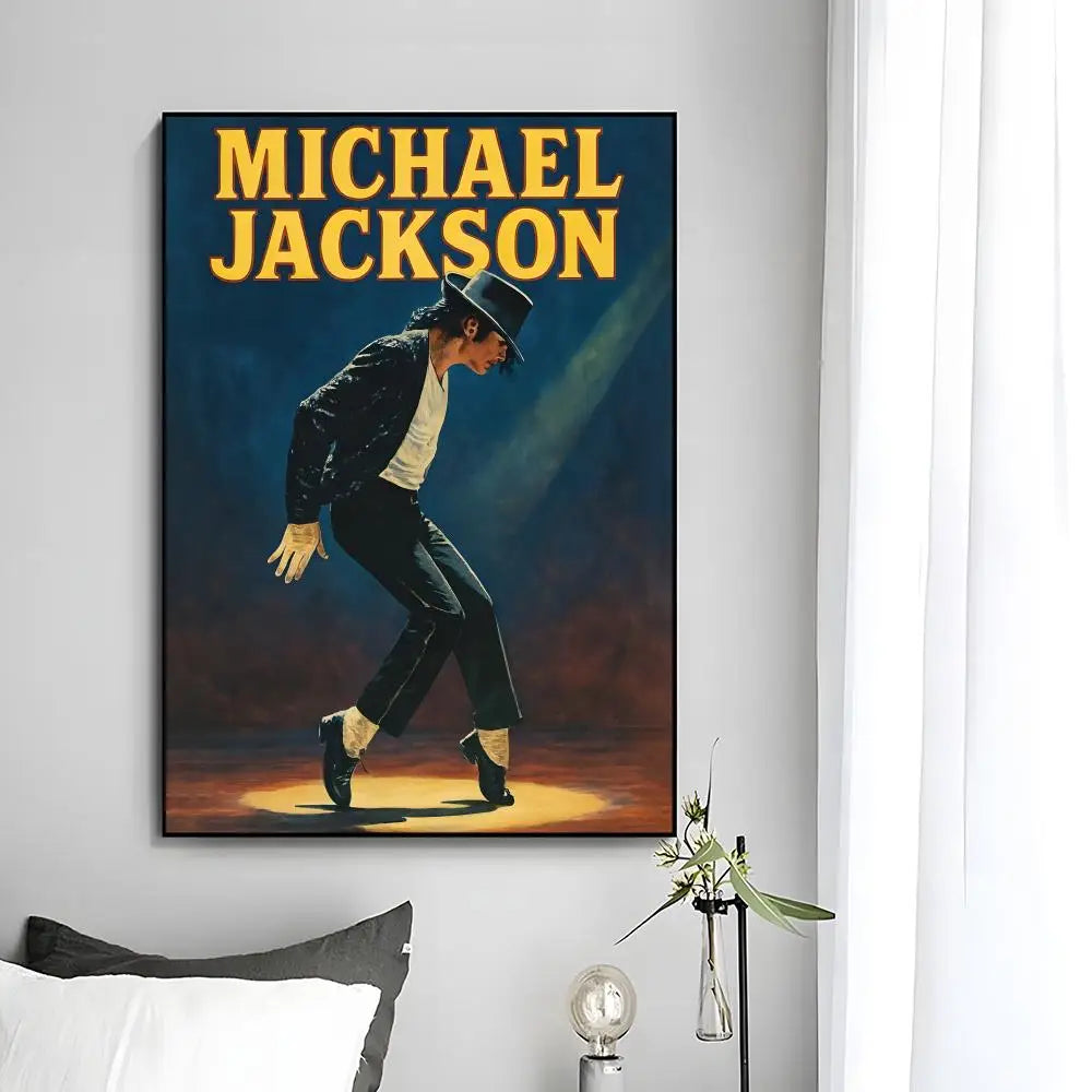 Poster mit dem Namen Michael Jackson in gelber Schrift vor dunkelblauem Hintergrund mit Silhouette der Arme