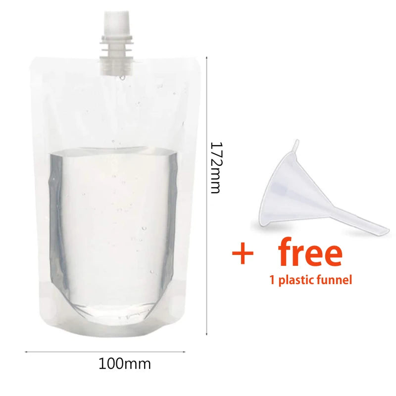 Bolsa reutilizable de plástico transparente para beber con pico y embudo de plástico separado.