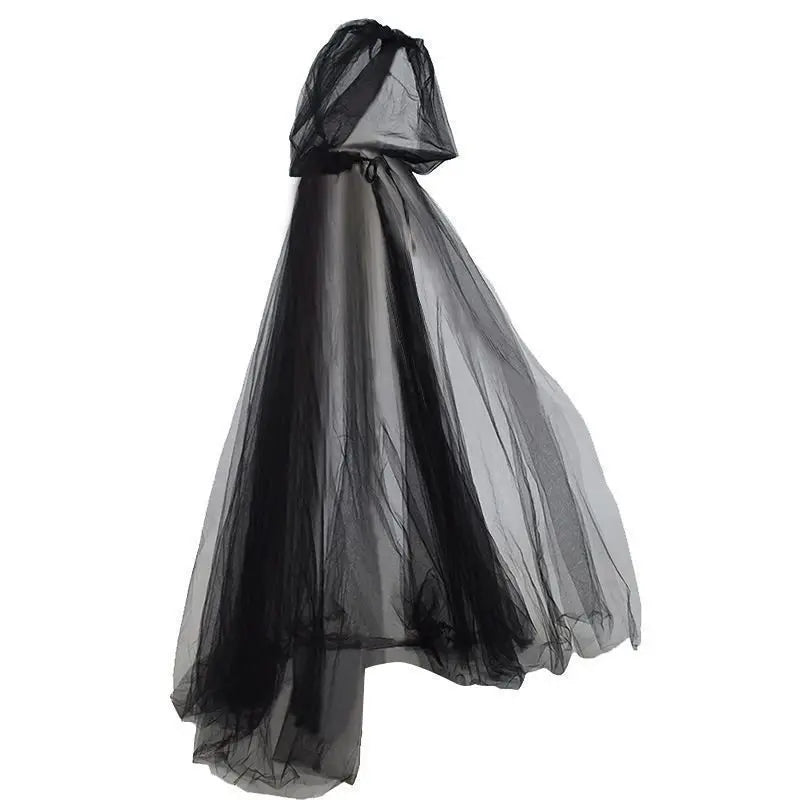 Elegante schwarze Braut-Hexe-Umhang mit durchscheinendem, fließendem Stoff
