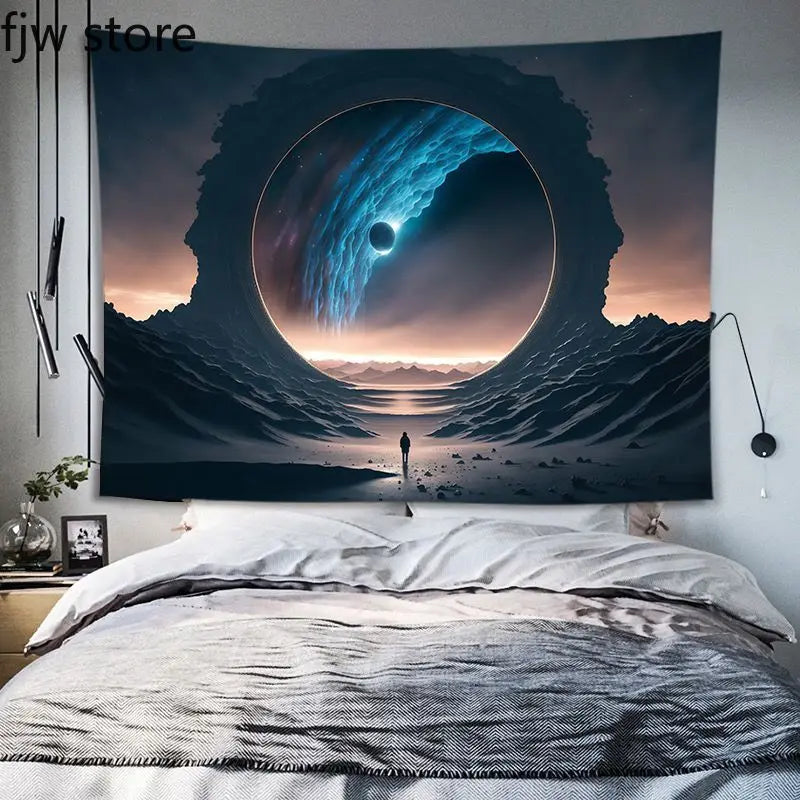 Dunkles, dramatisches Wandbild mit einem leuchtend blauen Ring vor kosmischem Hintergrund und Bergsilhouetten.