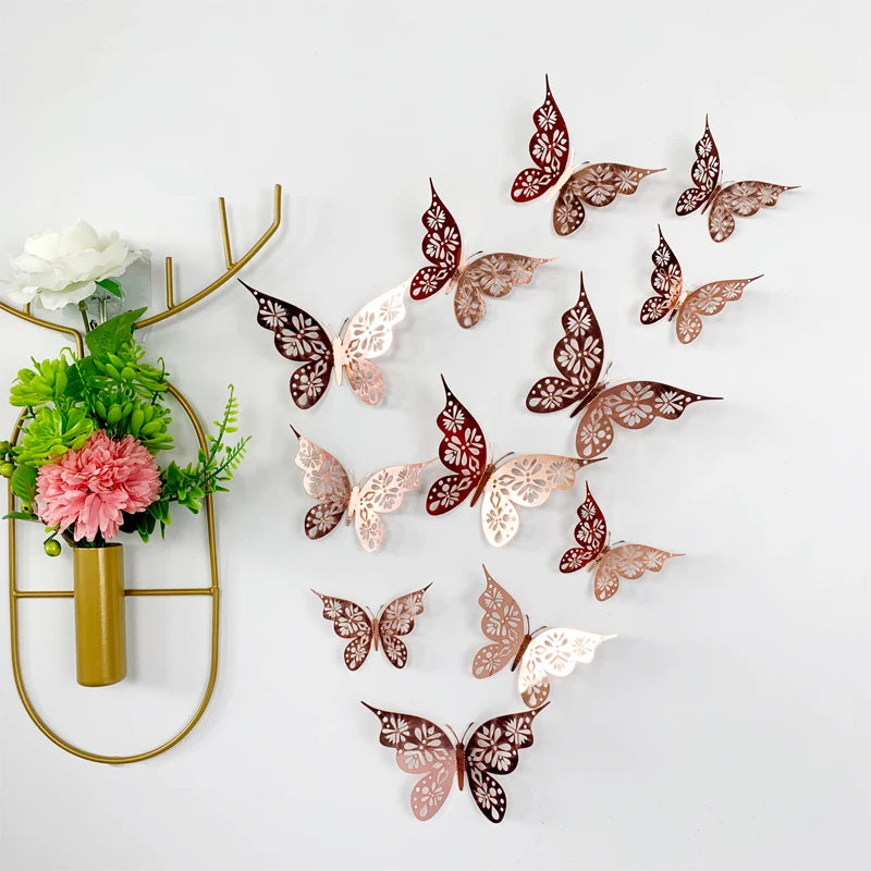 Collection de stickers muraux papillons or et argent en 3D, disposés en motif dispersé et ascendant.