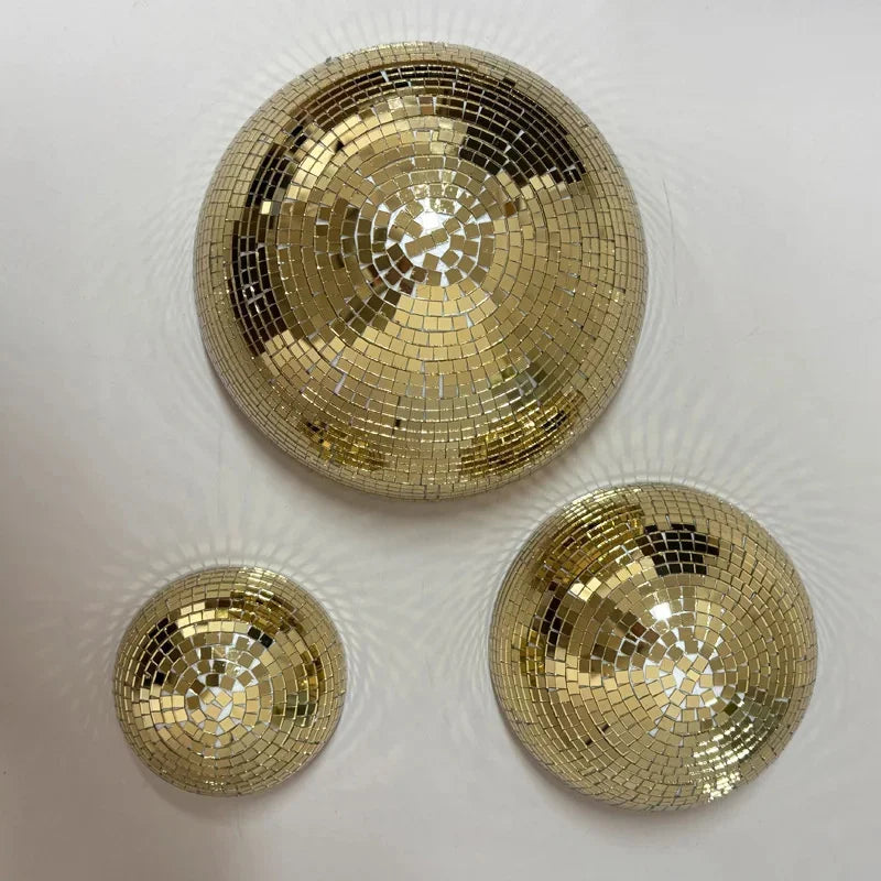 Boule disco en verre doré, décoration murale ronde.