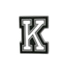 Charm ou accessoire lettre K en alphabet noir et blanc.