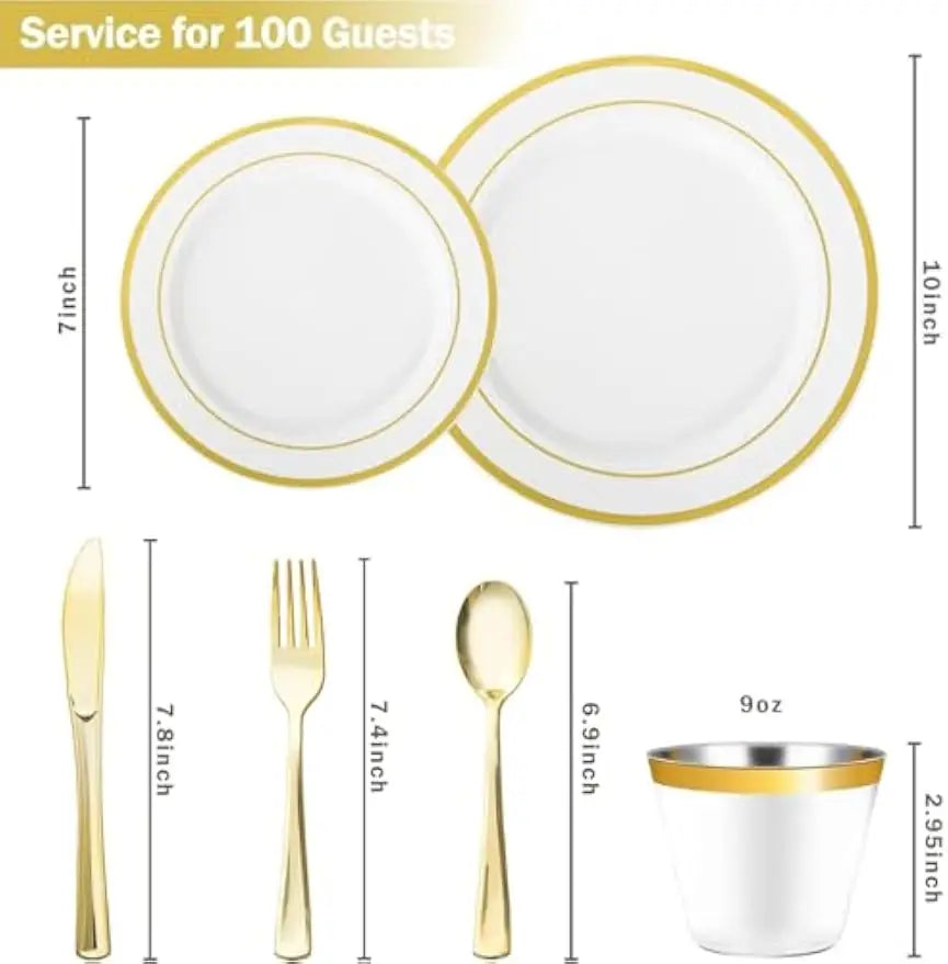 Service de table jetable en plastique avec assiettes, fourchettes et cuillères à bord doré.