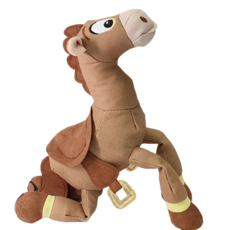 Juguete de peluche de caballo marrón de dibujos animados de pie sobre sus patas.