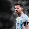 Leyenda del fútbol Lionel Messi en lienzo de pared, mostrando a un jugador con barba y camiseta blanca.