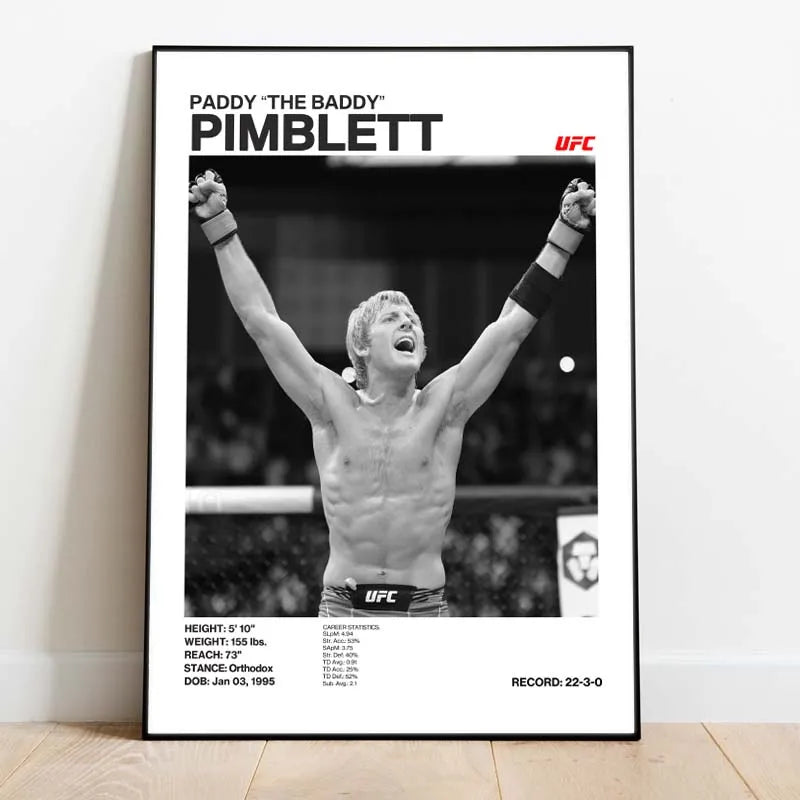 Foto en blanco y negro de Paddy Pimblett celebrando en un ring de boxeo para arte de pared de la UFC