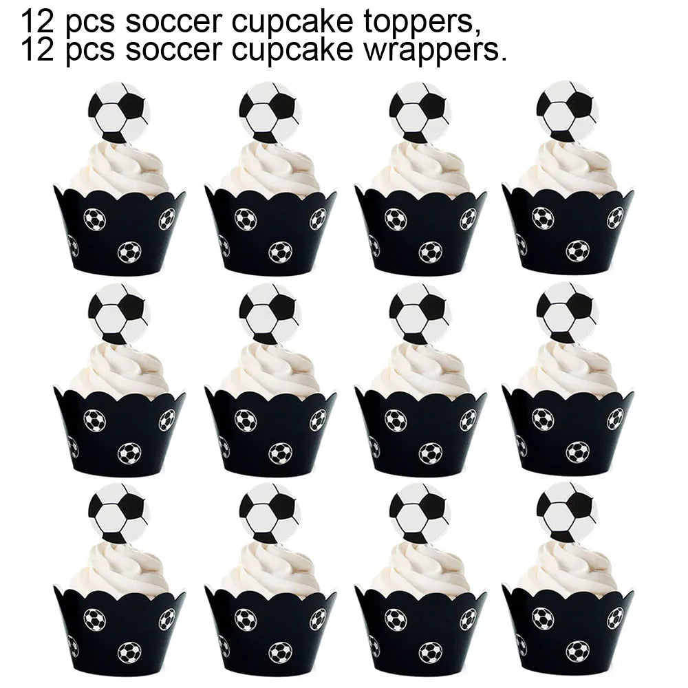 Zwölf Fußball-Cupcake-Topper und Folien für eine Fußballparty.