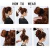 Six étapes montrant comment porter des élastiques pour cheveux synthétiques et ébouriffés dans différents styles.