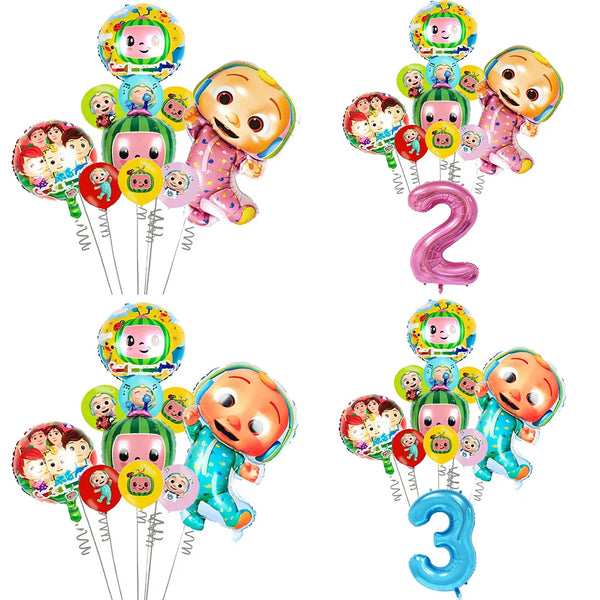 Un set de globos de látex de agua de coco de colores con personajes y caras de Cocomelon.