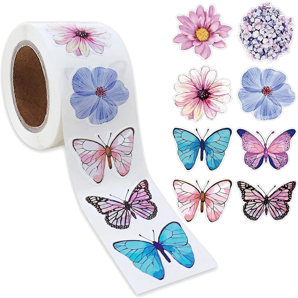 Un rouleau d'autocollants colorés de papillons et de fleurs, montrant divers motifs.
