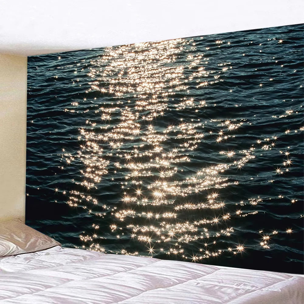 Arte de pared de tapiz verde azul oscuro que muestra luz brillante reflejándose en agua agitada.
