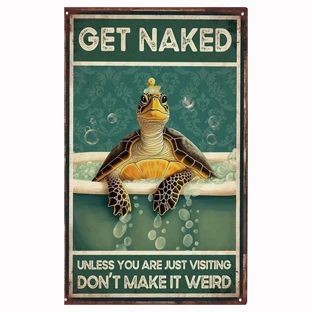Vintage Metall-Badezimmerwandschild mit der Aufschrift GET NAKED und einer Darstellung einer Krokodil- oder Alligatoren.