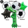 Un set de six ballons de soccer vert et noir et un ballon en forme de football vert avec divers décorations.
