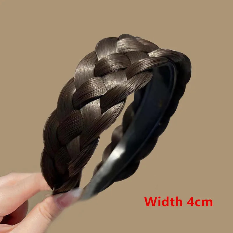 A dark brown braided hair band is shown being held, with a width of 4cm.