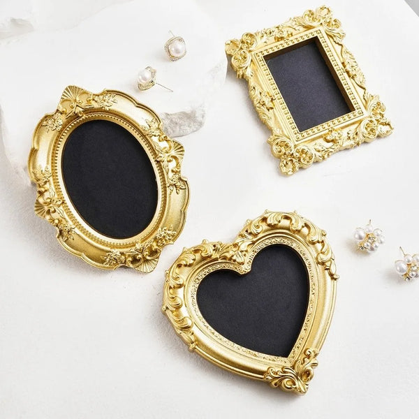 Ornate Resin Hanging Photo Frame for Vintage Décor
